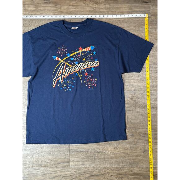 Hanes Heavyweight XL Navy "America" Fireworks T-shirt - Picture 4 of 4